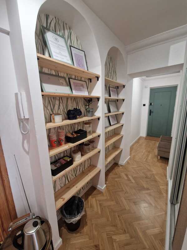 Poczekalnia i korytarz w gabinecie psychologicznym we Wrocławiu